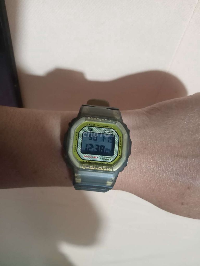 Casio dw-5035e chính hãng, kẹt tiền bán cho ae