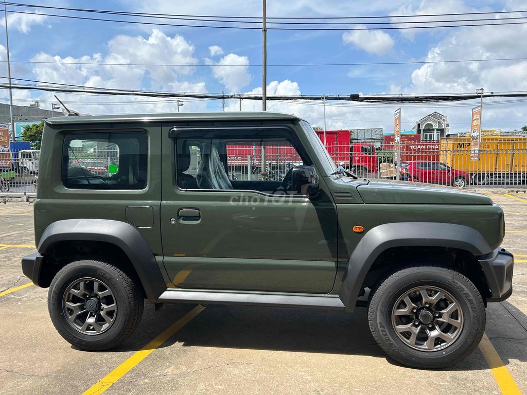 Suzuki Jimny 2024 photo 2