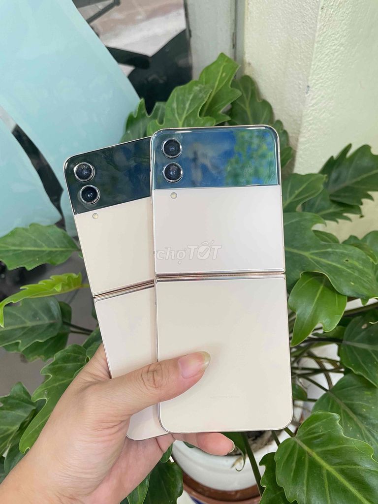Samsung Galaxy Z Flip4 gold. Mua bán Điện thoại tại Quận Ba Đình Hà Nội được đăng bởi Châu hình 1