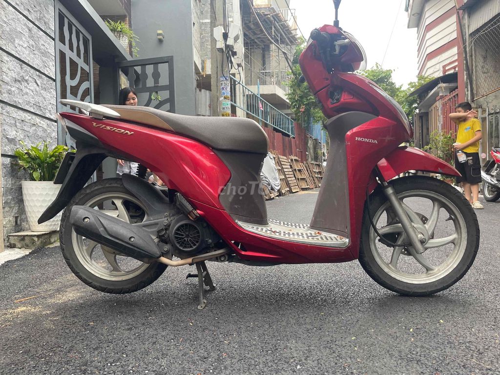 Cần bán xe Vision 2019 - Máy móc Nguyên rin. Mua bán Xe máy tại Quận Sơn Trà Đà Nẵng được đăng bởi Trang hình 3