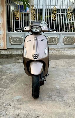 Piaggio Vespa Sprint 125 2015 Nâu 20000 km. Mua bán Xe máy tại Quận Bình Tân Tp Hồ Chí Minh được đăng bởi Hoàng Tuấn
