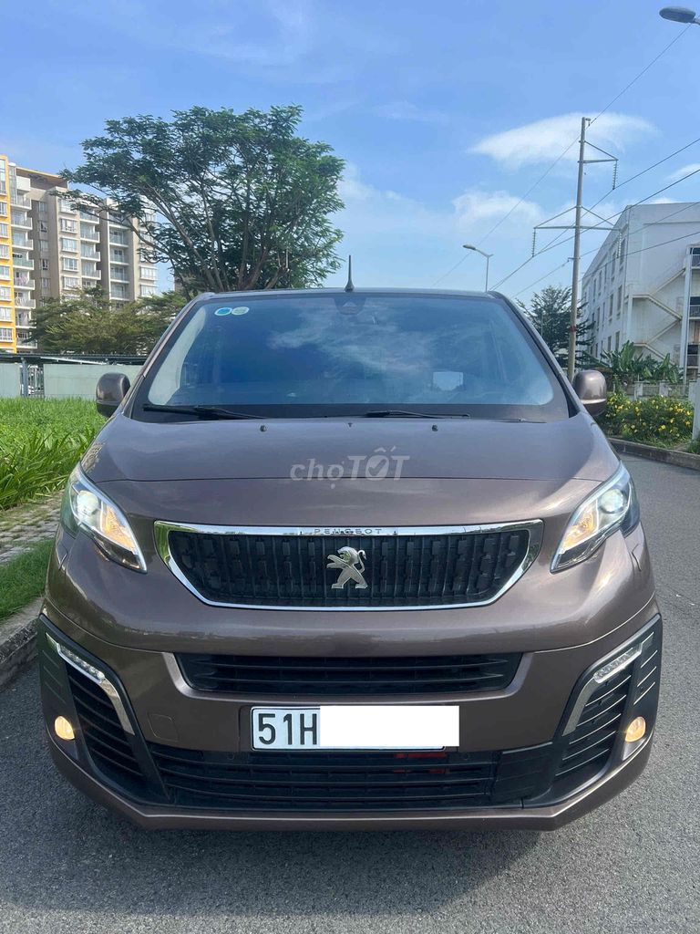 Peugeot Traveller luxury 2.0L full option zin đẹp