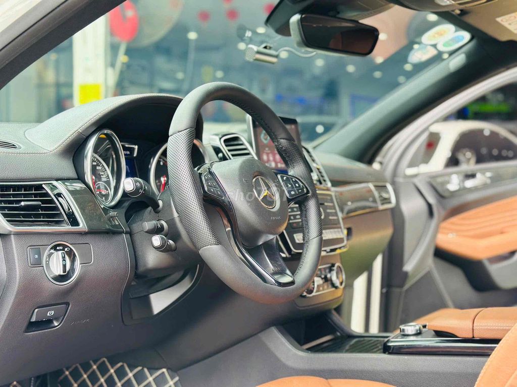 Mercedes Benz GLE 400 4Matic Coupe Model 2017. Mua bán Ô tô tại Quận 8 Tp Hồ Chí Minh được đăng bởi Hồng Phúc hình 16