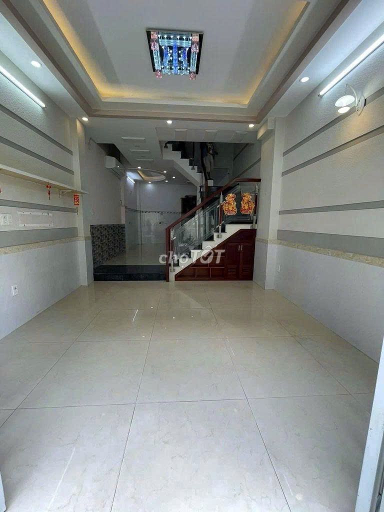 🏠 Здание в Хоанг Хоа Тхаме_4x18 м_3-й этаж