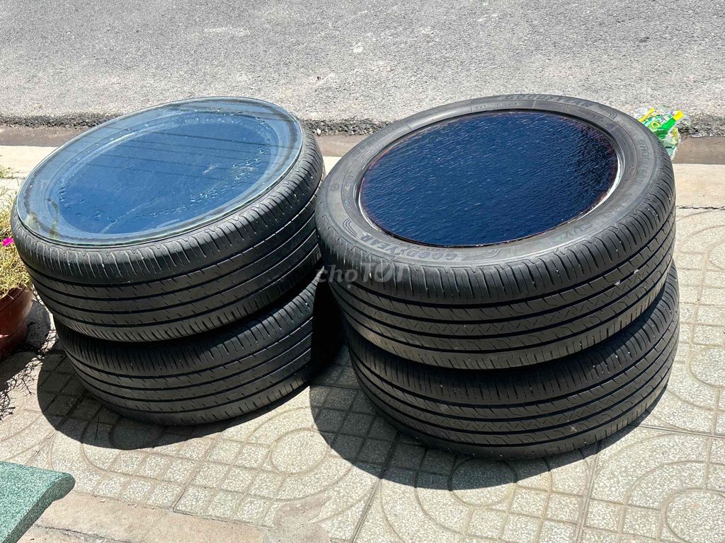 Bàn Lốp xe Kính Đen Trong suốt. Mua bán Bàn ghế tại Thị xã Bến Cát Bình Dương được đăng bởi Hoàng Trịnh Dần hình 1