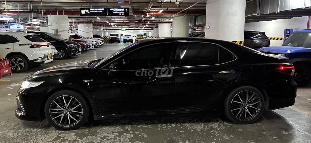 Toyota Camry 2.5 HEV Hybrid 2022 Đen