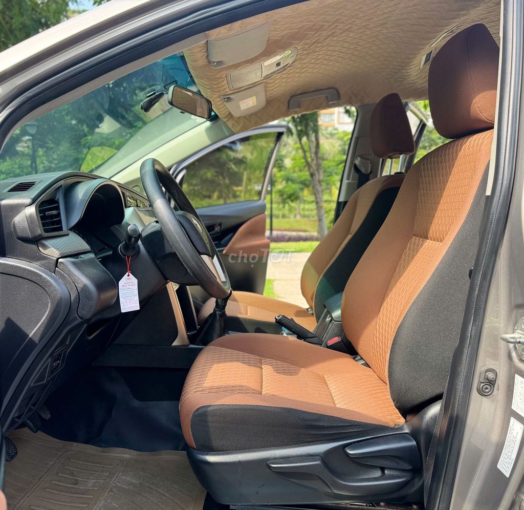 Toyota Innova 2017 2.0E - 12000 km. Mua bán Ô tô tại Quận 3 Tp Hồ Chí Minh được đăng bởi ĐỨC XE LƯỚT hình 13