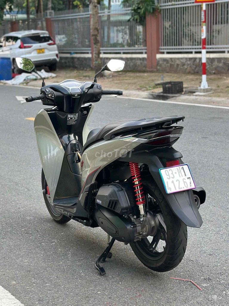 HONDA SH160 BAO HỒ SƠ – LƯỚT 12.000KM – CHÍNH. Mua bán Xe máy tại Thị xã Tân Uyên Bình Dương được đăng bởi Hồ Hoàng Cảnh   hình 5