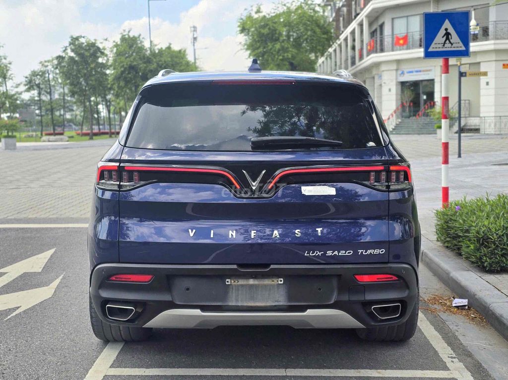 VinFast Lux SA2.0 2020 Premium 2.0 AT - 60000 km. Mua bán Ô tô tại Quận Thanh Xuân Hà Nội được đăng bởi Cường Auto 266 hình 4