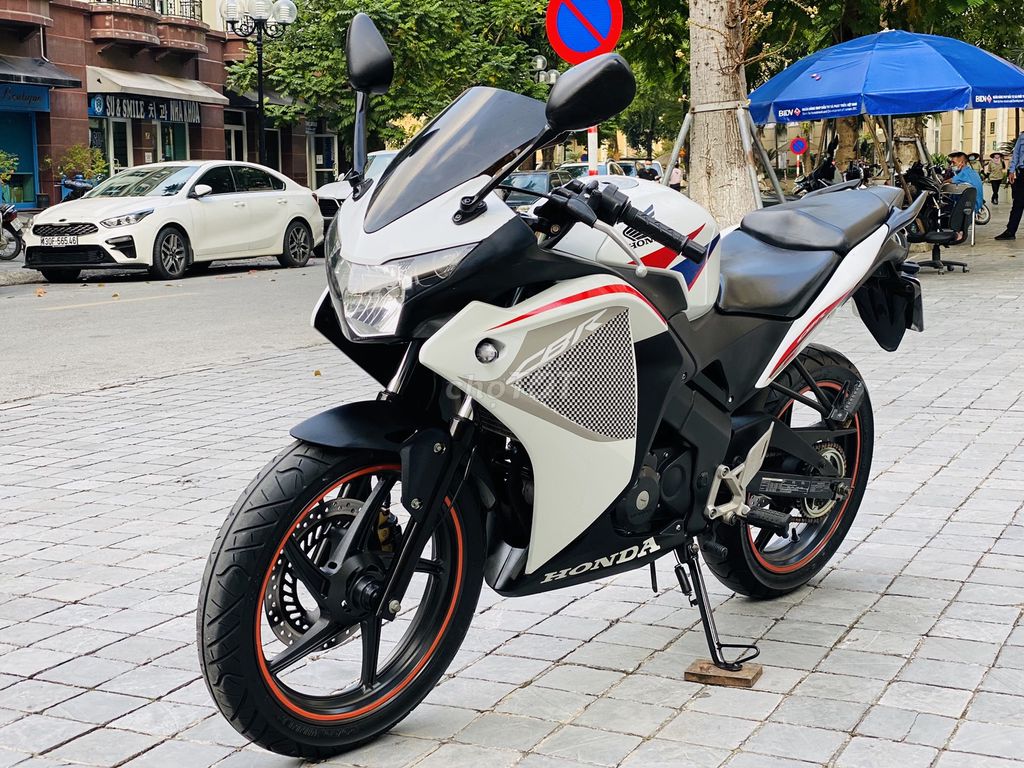 HONDA CBR 150 TRẮNG NHẬP THÁI MÁY ZIN CHÍNH CHỦ. Mua bán Xe máy tại Quận Cầu Giấy Hà Nội được đăng bởi Đạt Bùi hình 1