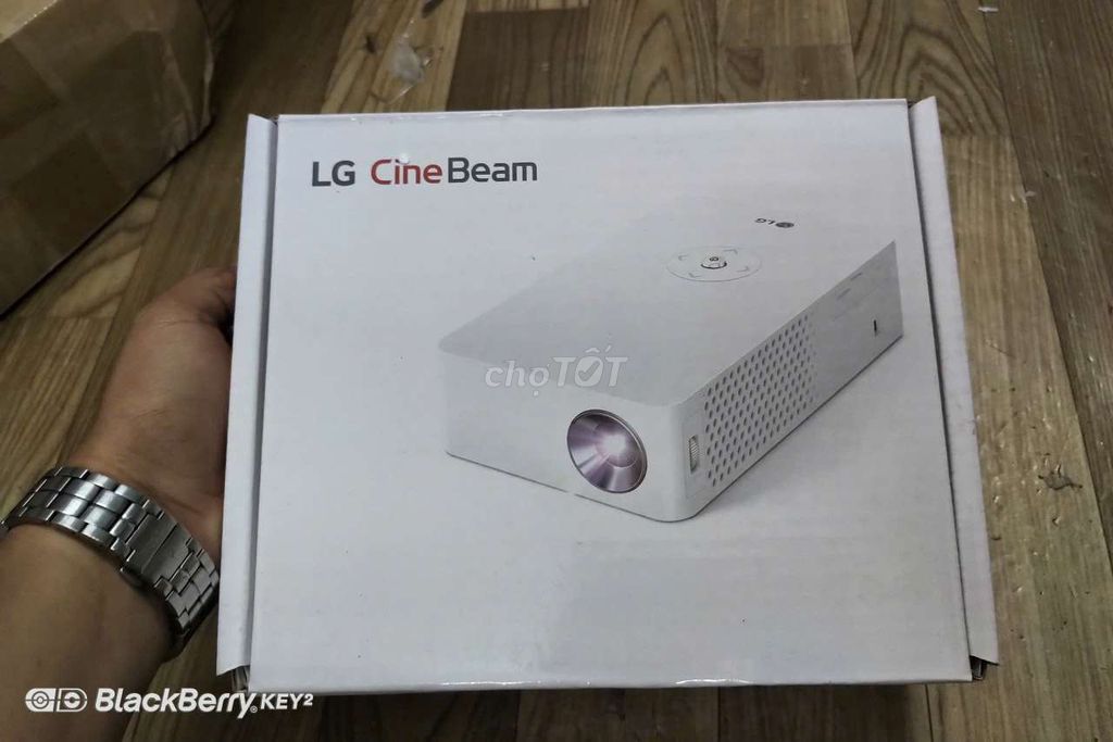 Máy chiếu mini LG kết nối không dây, pin tốt