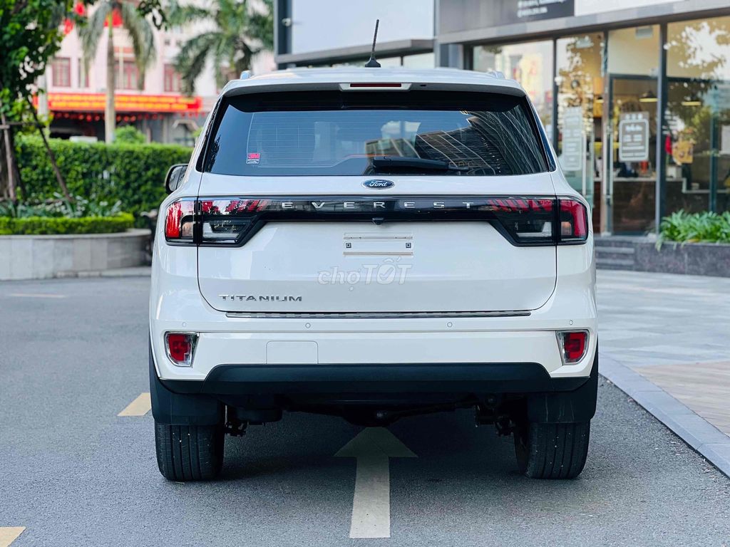 Ford Everest 2023 Titanium 2.0L 4x2 AT - 40000 km. Mua bán Ô tô tại Huyện Đan Phượng Hà Nội được đăng bởi Huy Trungg hình 3