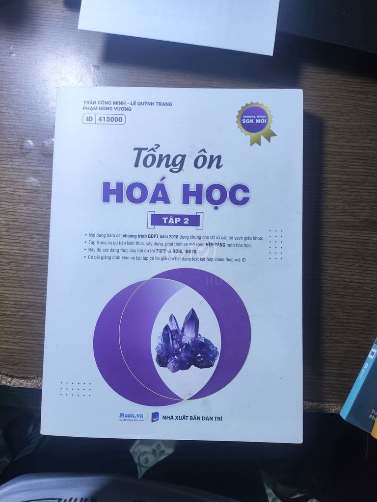 4 cuốn sách hóa