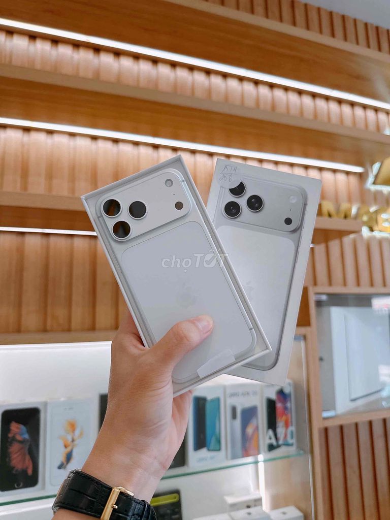 iPhone 17 Pro Max 256GB Trắng Chính Hãng Sạc 0 lần. Mua bán Điện thoại tại Quận Đống Đa Hà Nội được đăng bởi Ngô Minh Hoàng hình 1