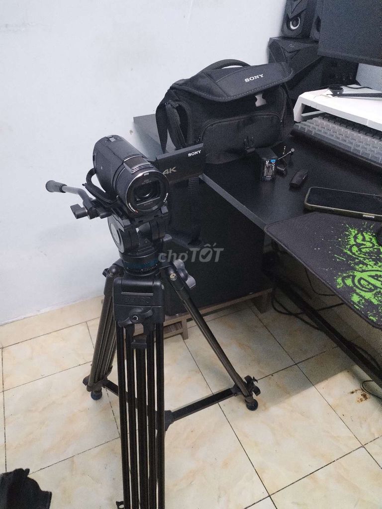 Máy quay phim Sony AX43 Đen Mới 99%. Mua bán Máy ảnh, Máy quay tại Quận Ba Đình Hà Nội được đăng bởi Quốc Tuyên  hình 1