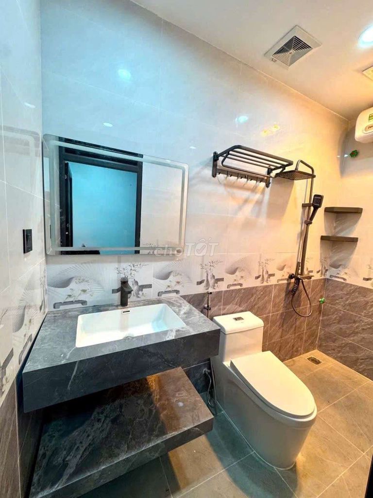 5-этажный дом в переулке 11 Бат Кхой, дом 1B