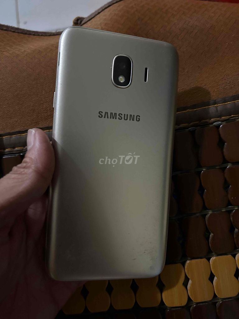 Samsung Galaxy J4 2018 Vàng 2GB. Mua bán Điện thoại tại Huyện Hớn Quản Bình Phước được đăng bởi alo hình 1