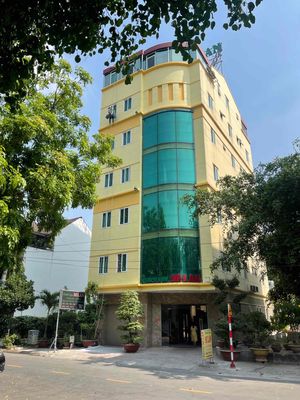 Khách sạn MiLan tuyển Lễ tân ( Ca ngày)