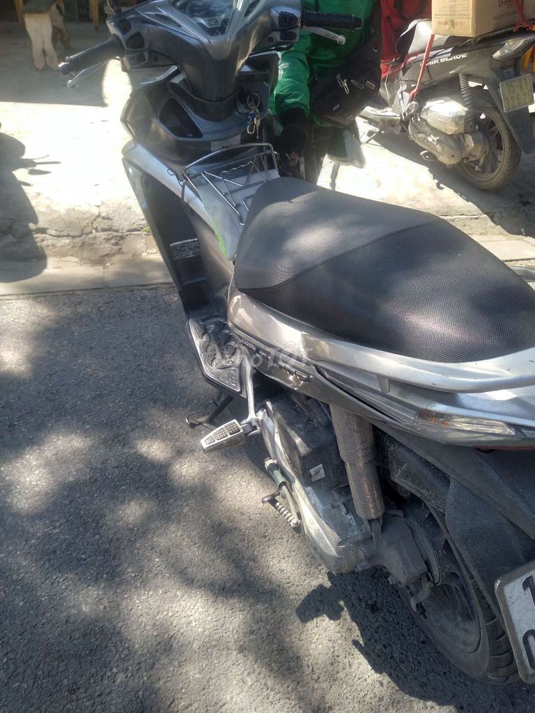 Honda Air Blade Thể thao Bạc. Mua bán Xe máy tại Quận Hải An Hải Phòng được đăng bởi phạm Tuấn  hình 3