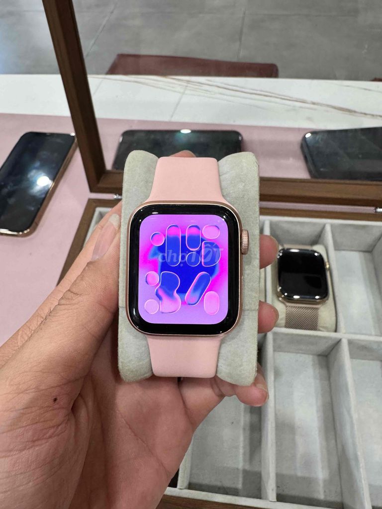 Apple Watch Series 6 40mm Hồng Đã qua sử dụng. Mua bán Thiết bị đeo thông minh tại Quận Thanh Khê Đà Nẵng được đăng bởi Apple Watch Chính Hãng SO1 DaNang hình 1