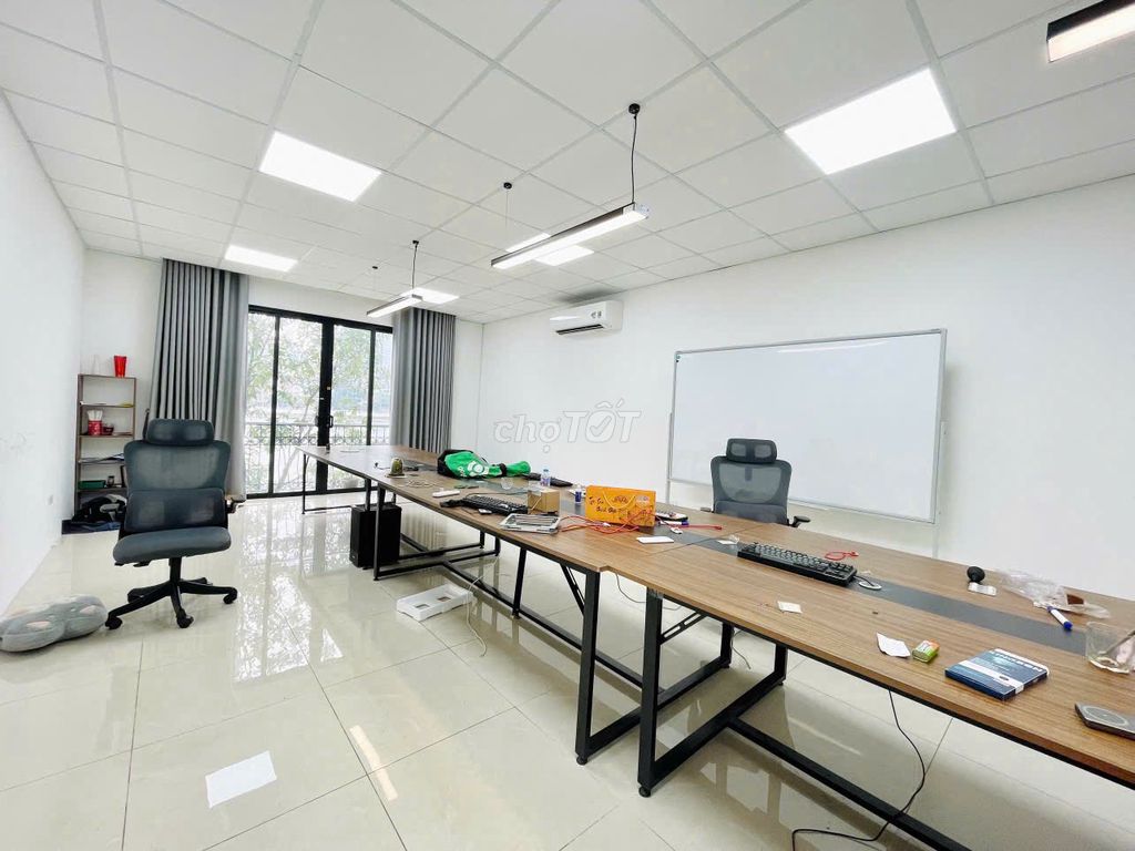 Cho thuê văn phòng tại đường Cát Linh sàn 60m2 thoáng nhiều ánh sáng. - ảnh 3
