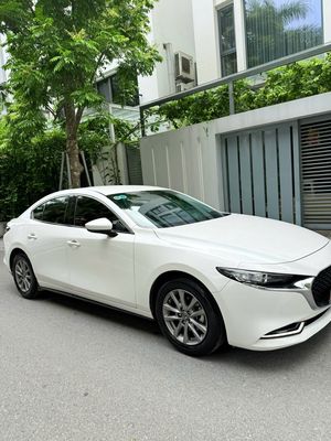 Mazda 3 All New Luxury Full Option màu trắng 2022
