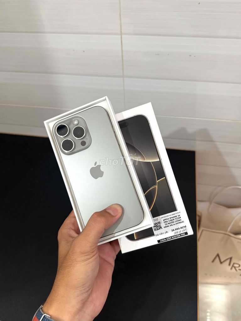 Apple iPhone 16 Pro 128GB Natural vn. Mua bán Điện thoại tại Thành phố Biên Hòa Đồng Nai được đăng bởi Đức Hoà  hình 1