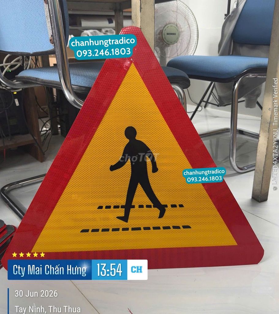 Biển Báo Đường Người Đi Bộ Cắt Ngang W.224. Mua bán Đồ chuyên dụng, Giống nuôi trồng tại Huyện Thủ Thừa Long An được đăng bởi Chấn Hưng Company hình 1