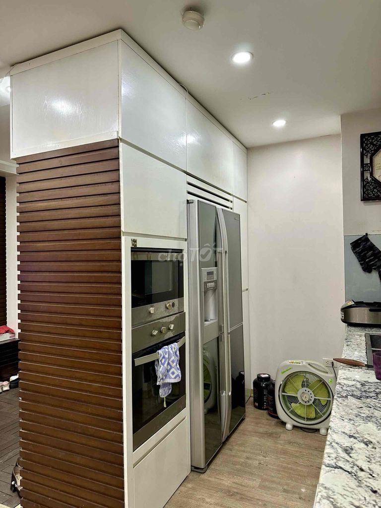 Chính chủ cần bán căn hộ chung cư 147m2, 3 PN tại 275 Nguyễn Trãi
