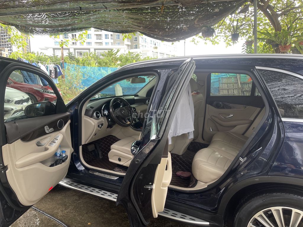 Mercedes Benz GLC Class 2018  - 30000 km. Mua bán Ô tô tại Quận Bắc Từ Liêm Hà Nội được đăng bởi Nguyen Tuan Anh hình 3