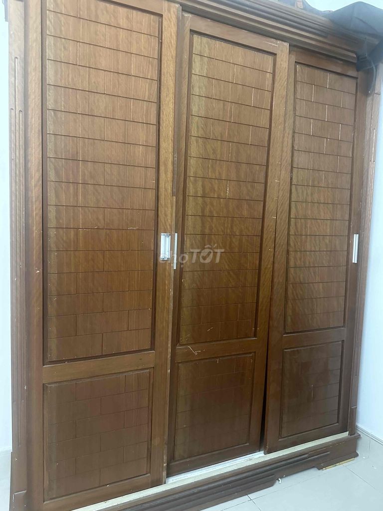 Tủ quần áo Gỗ nguyên khối Nâu. Mua bán Tủ, kệ gia đình tại Quận Liên Chiểu Đà Nẵng được đăng bởi trang hình 1