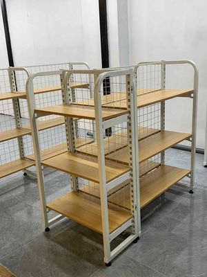Kệ để đồ 3 tầng, khung thép chắc chắn, mặt gỗ. Mua bán Tủ, kệ gia đình tại Quận Thanh Xuân Hà Nội được đăng bởi VŨ nguyên