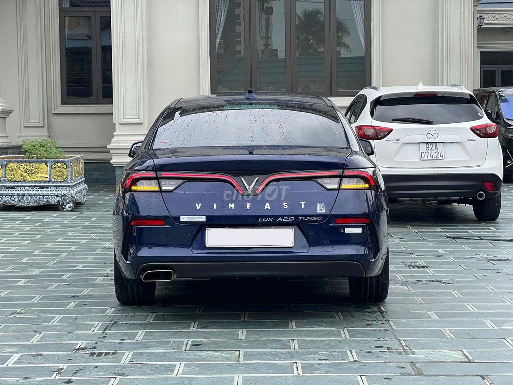 Vinfast Lux A Base 2022 Синий 36000 км