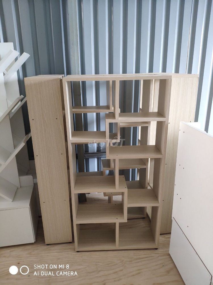 Kệ sách cách tân, kệ đứng hiện đại bằng ván