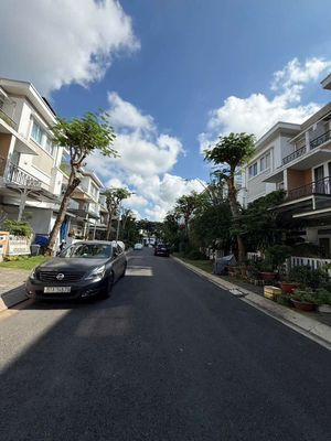 Nhà Phố Lovera Park Khang Điền ngay công viên