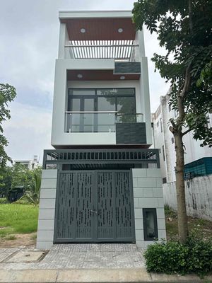 Cần bán căn nhà phố trong kdc Thắng Lợi central hill Long An