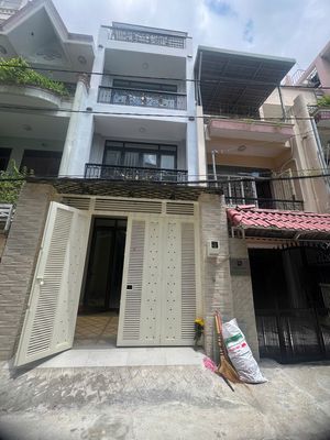 Nhà đẹp 4 tầng ở ngay, DT 4x17m, HXH 1 sẹc khu D2 nối dài. Mua bán nhà ở tại Quận Bình Thạnh Tp Hồ Chí Minh được đăng bởi Huỳnh Duy Hiền
