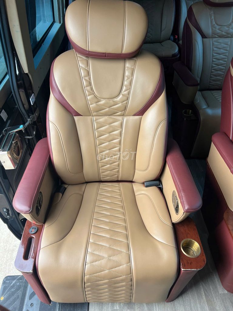 Transit 2022 Limousine 9 chổ đi ít mới 6v9. Mua bán Phương tiện khác tại Thành phố Thủ Dầu Một Bình Dương được đăng bởi Thái Phạm hình 12