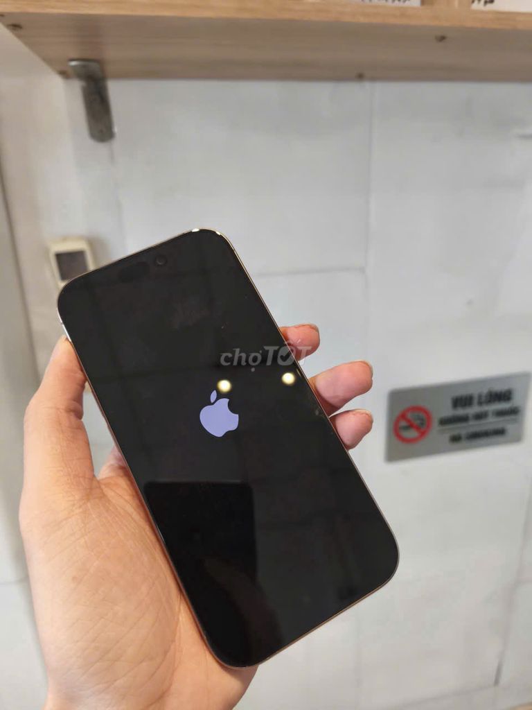 Apple Iphone 16 Pro 128GB Vàng 9x. Mua bán Điện thoại tại Quận Ngũ Hành Sơn Đà Nẵng được đăng bởi Trieu Le hình 1