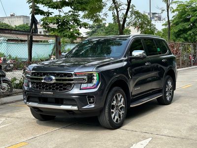Ford Everest Titanium 2024 2.0L 4x2 Xám