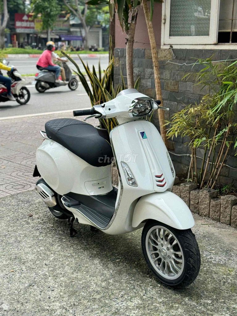 vespa sprint 2015 màu trắng bstp chính chủ