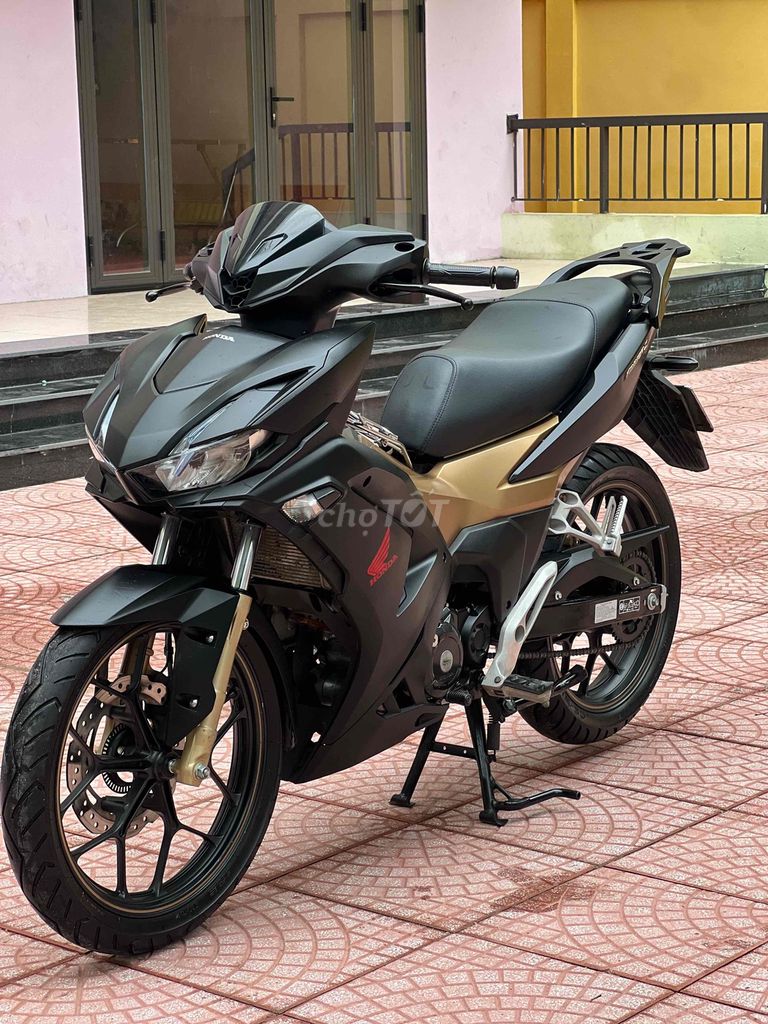 Продам владельца оригинального автомобиля Winner V3. Красивый автомобиль