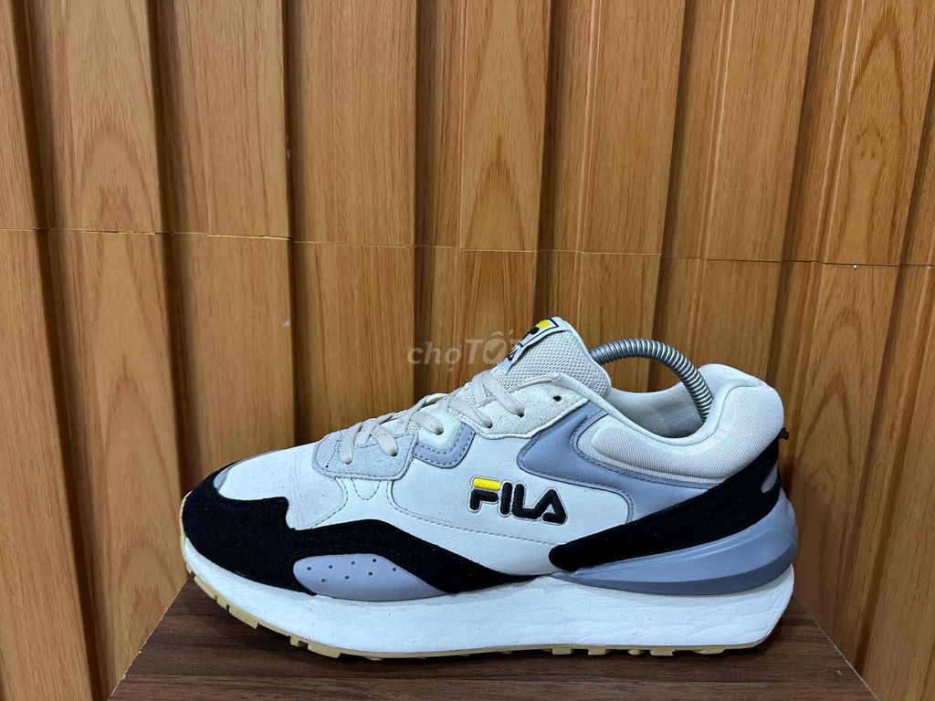 Giày Fila chính hãng size 42 mới keng zin 97%