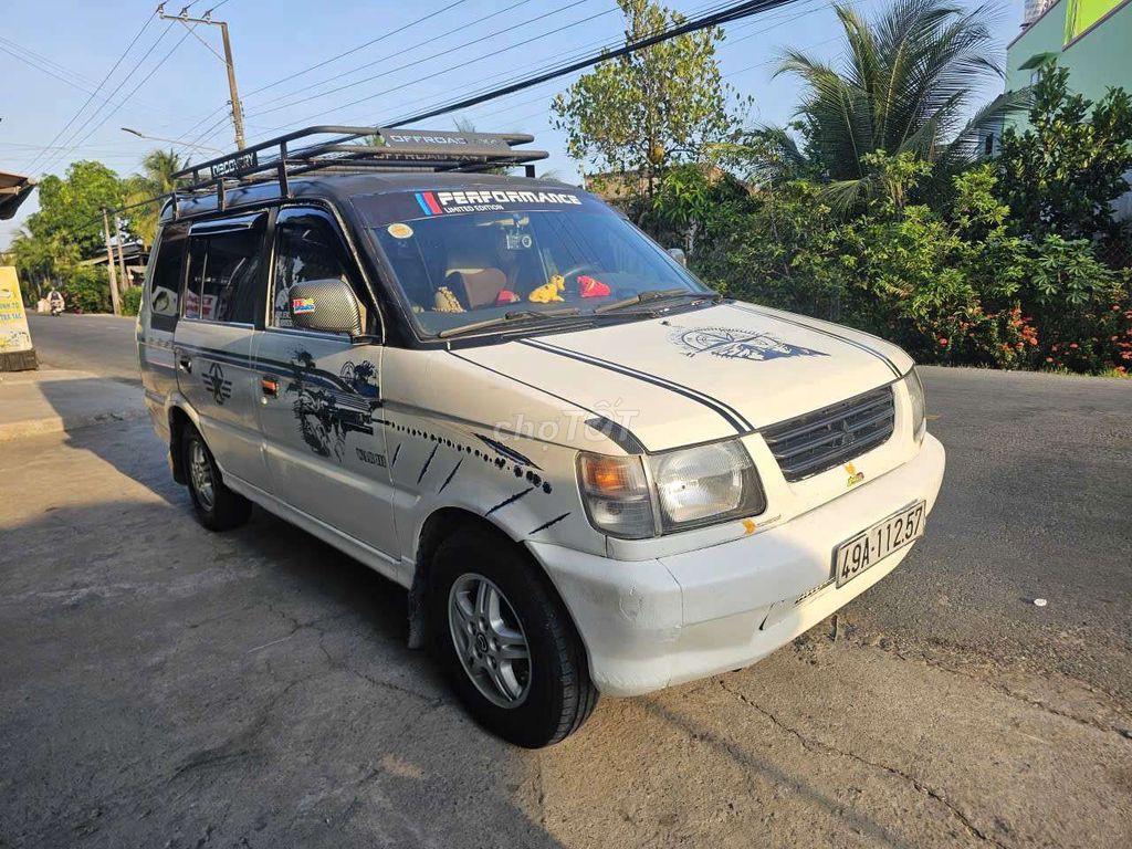 Mitsubishi Jolie 2000 photo 4