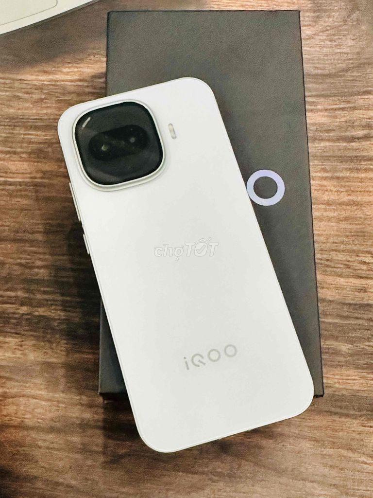 Iqoo Z11 Turbo Fullbox đẹp keng. Mua bán Điện thoại tại Quận Hà Đông Hà Nội được đăng bởi DPhone hình 1