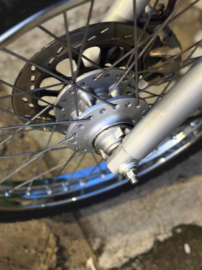 Xipo 98 đúng xe zin giấy zin gốc hải quan nha ae. Mua bán Xe máy tại Huyện Gò Công Đông Tiền Giang được đăng bởi Hien hình 14