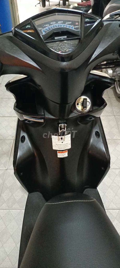 Yamaha Luvias FI Đen vàng đồng. Mua bán Xe máy tại Quận 5 Tp Hồ Chí Minh được đăng bởi THẮNG Q5 hình 5