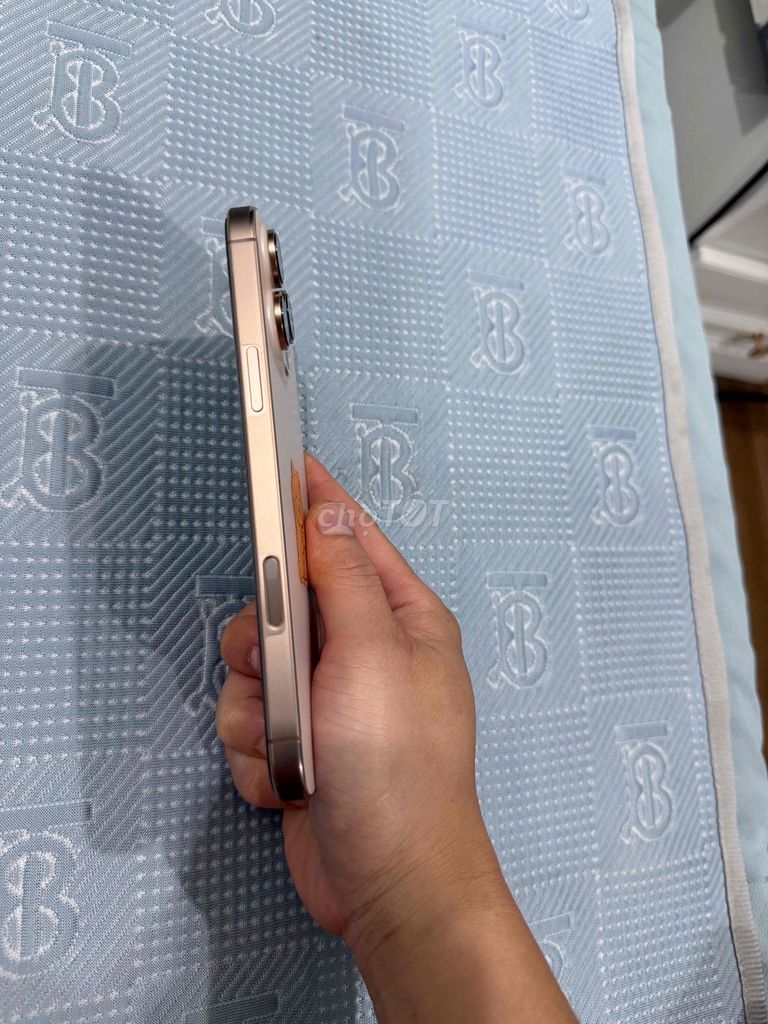 iPhone 16 Pro Max 256GB Vàng. Mua bán Điện thoại tại Quận Lê Chân Hải Phòng được đăng bởi mr đức hình 1