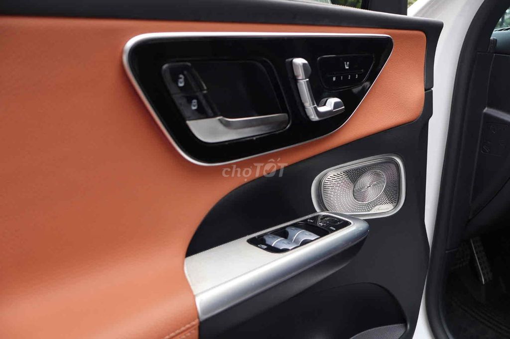 Mercedes Benz GLC 300 4matic ALL New 1 chủ 2024. Mua bán Ô tô tại Quận 8 Tp Hồ Chí Minh được đăng bởi Khoa nguyễn hình 8