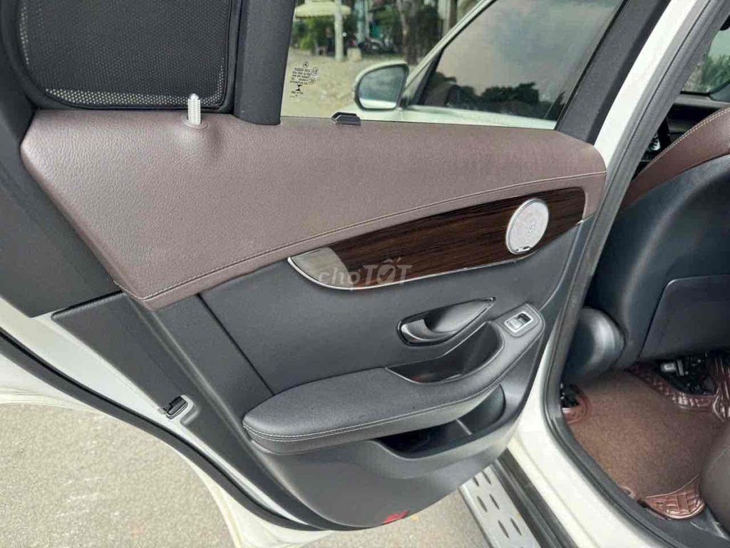 Mercedes Benz GLC Class 2019 - 9 km. Mua bán Ô tô tại Quận Bình Tân Tp Hồ Chí Minh được đăng bởi cọp tâm hình 6